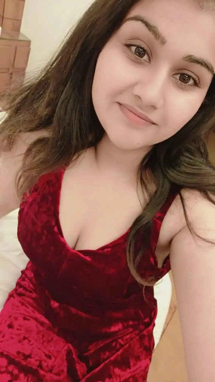 Ayesha Khan - Premium Chennai Escort Gallery Image 3