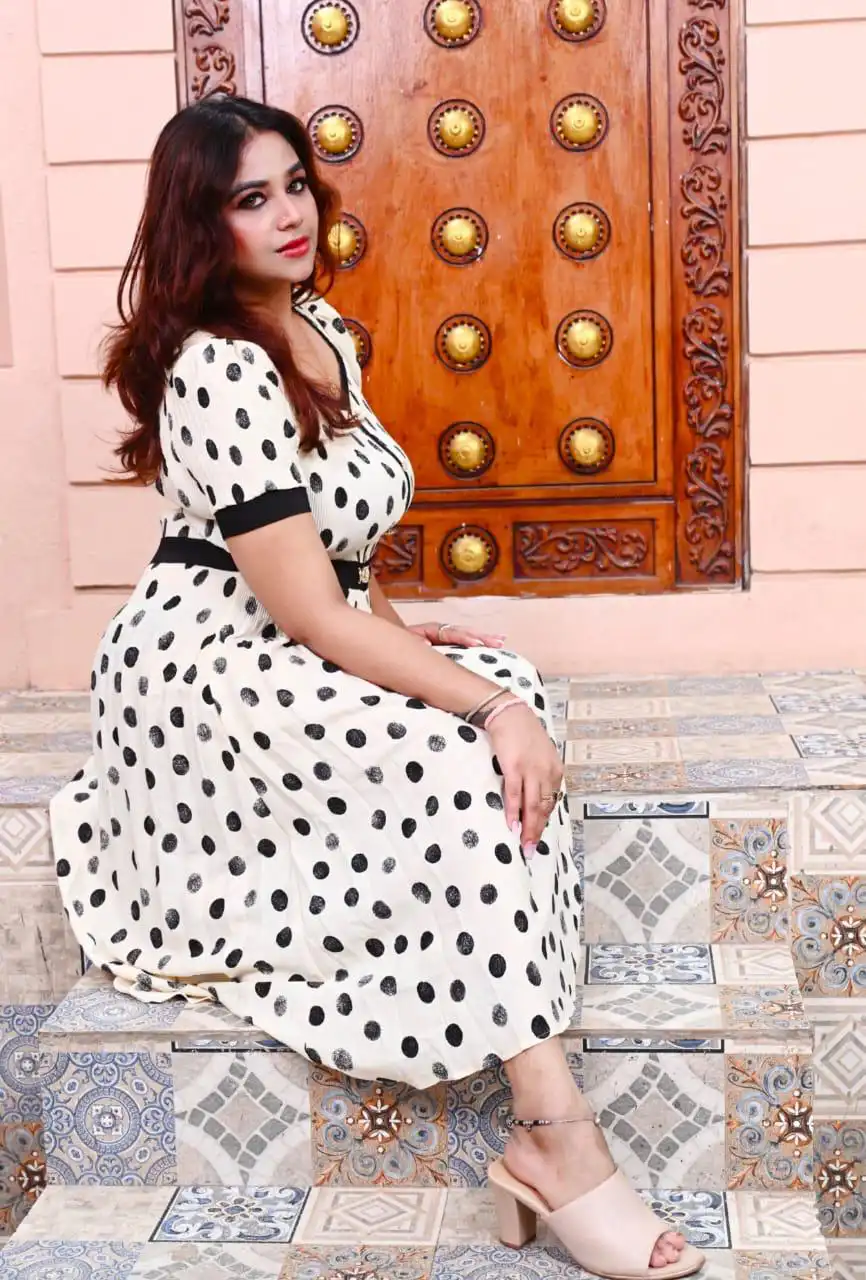 Sneha Reddy - Premium Chennai Escort Gallery Image 7